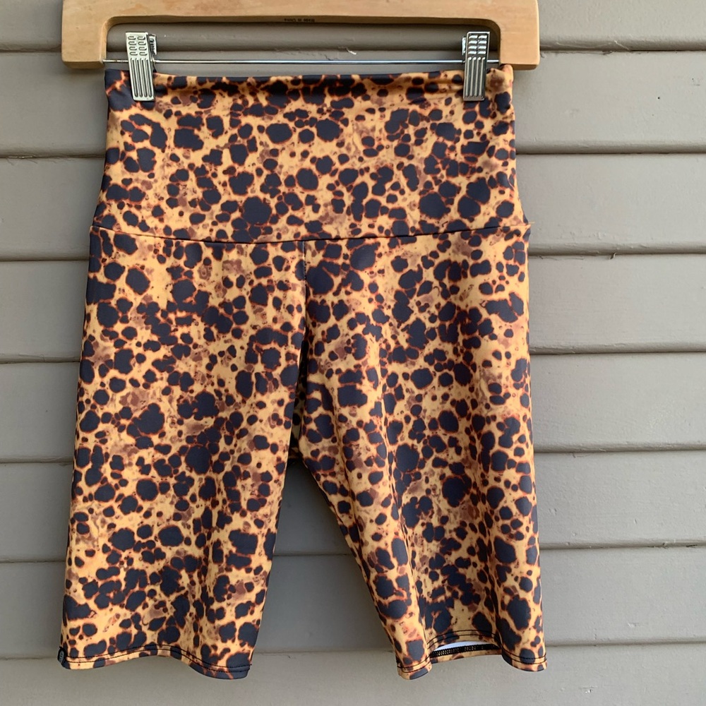 Onzie Tortoise Shell High Rise Bike Shorts Size XS Womens Athletic.